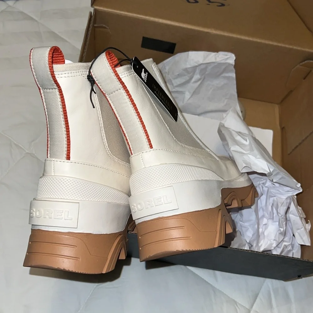 LAST PAIR NWT Sorel Boot 6.5 - Picture 5 of 8